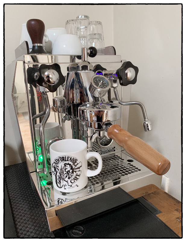 FRS Caf&eacute; and New Orleans Caf&eacute; Mug
