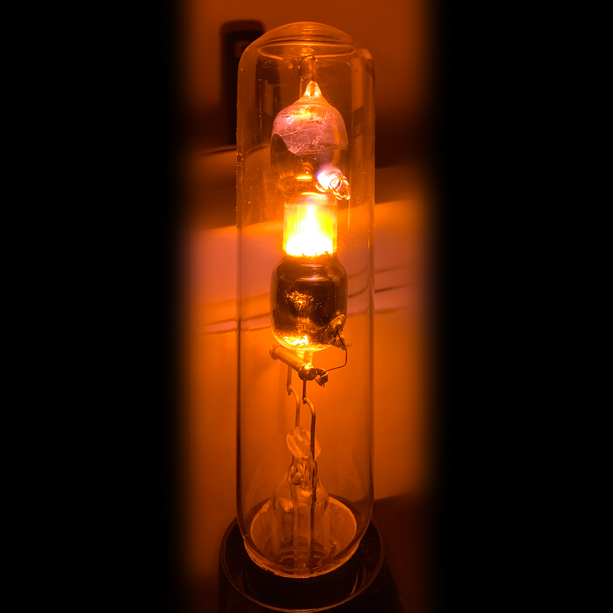 Russian DNaS-18 Spectral Lamp